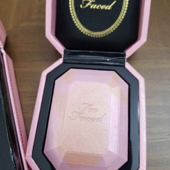 Too Faced Highliter - Picture 4 of 5